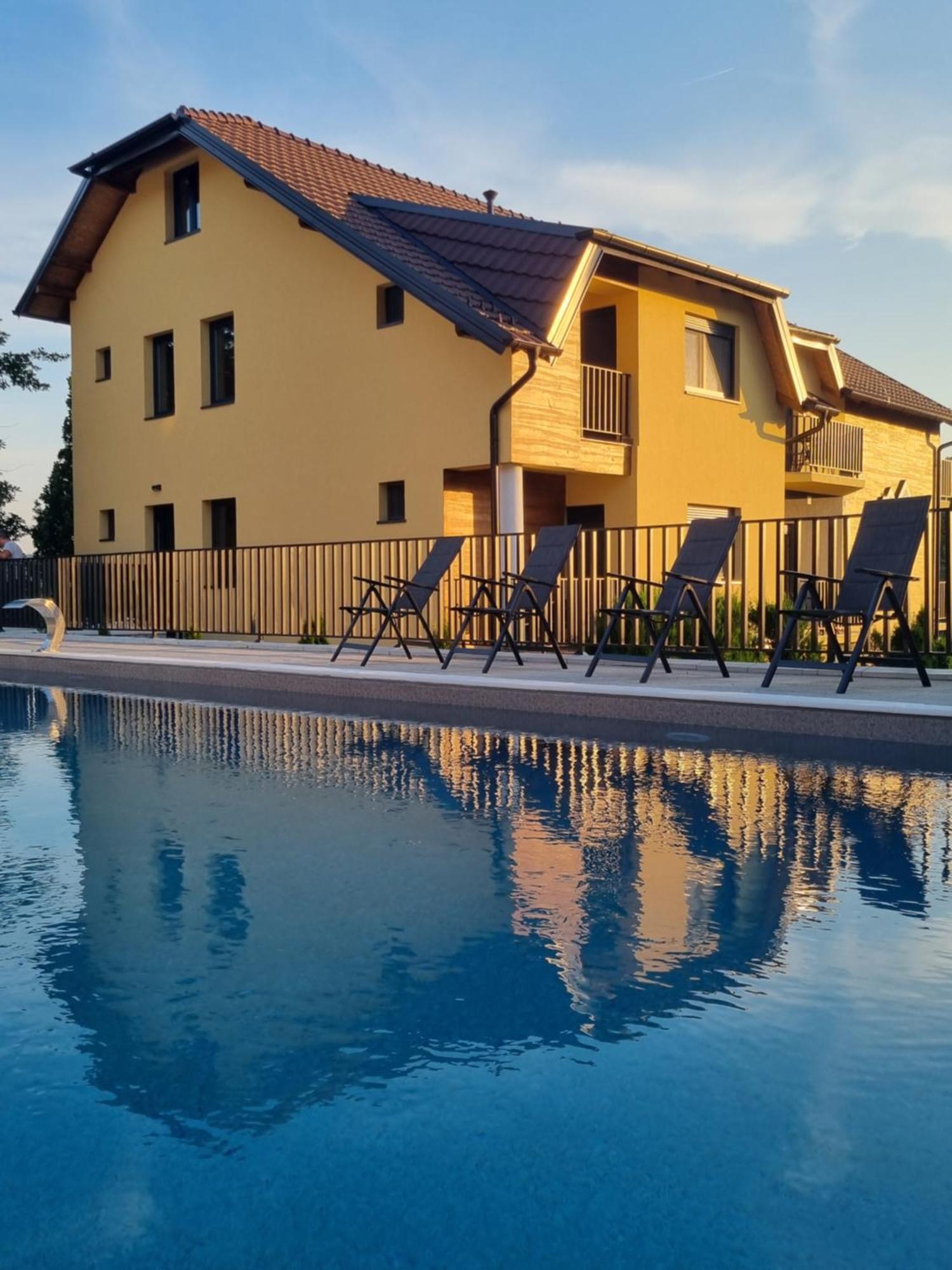 Vila K2 Vrdnik Bagian luar foto